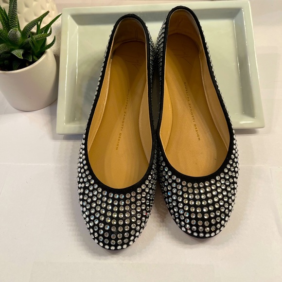 Giuseppe Zanotti flats - Picture 5 of 5